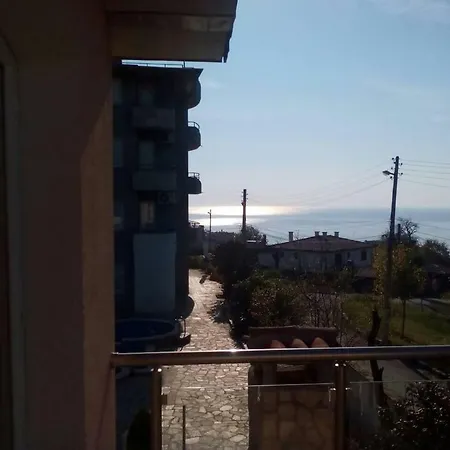 Къща за гости Къща За Гости Нинка Бяла